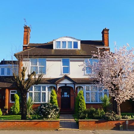 Ricky Road Guest House - Premium Watford  Eksteriør billede