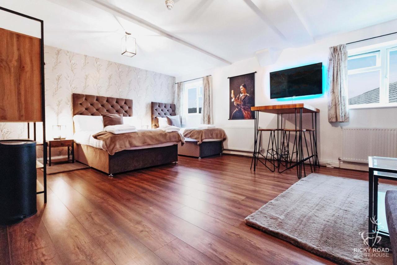 Ricky Road Guest House - Premium Watford  Eksteriør billede
