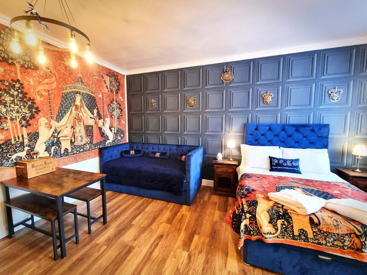 Ricky Road Guest House - Premium Watford  Eksteriør billede