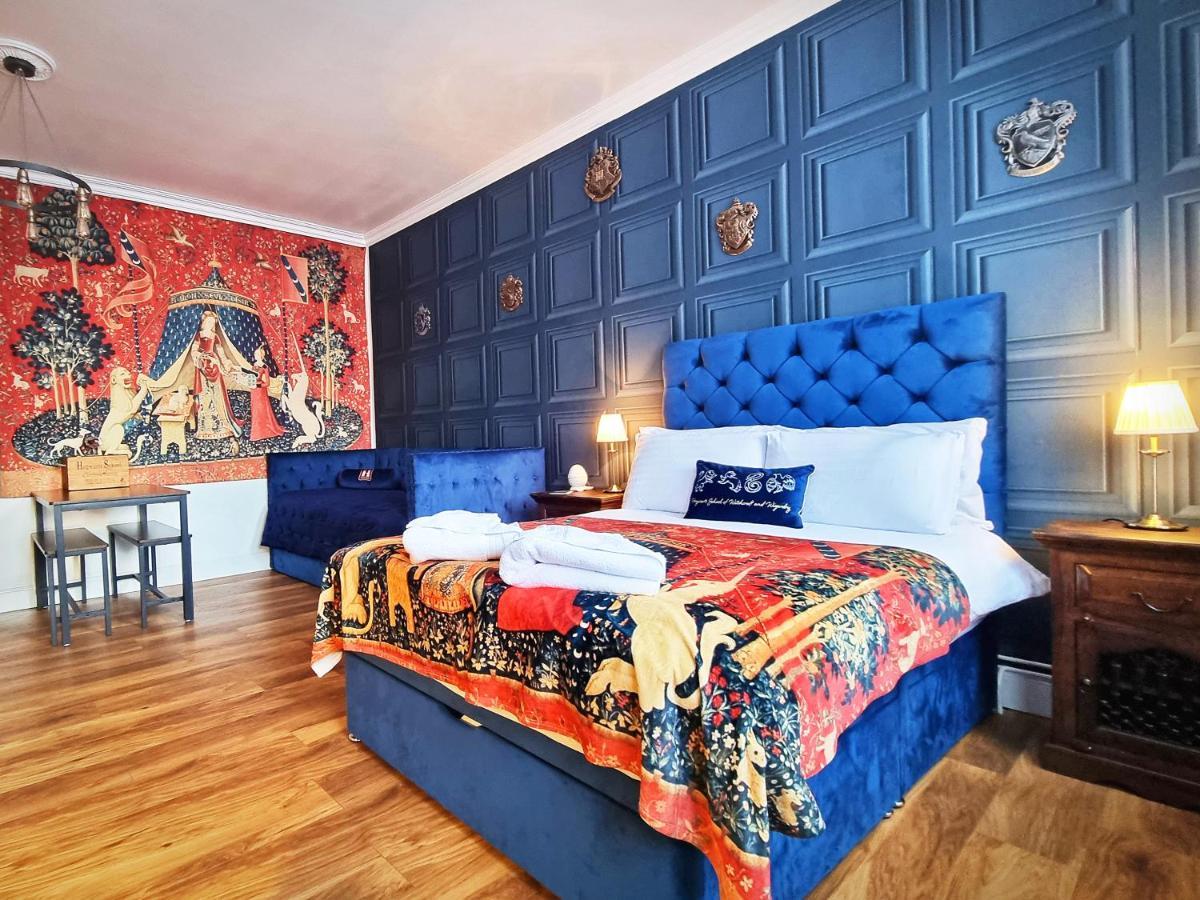 Ricky Road Guest House - Premium Watford  Eksteriør billede