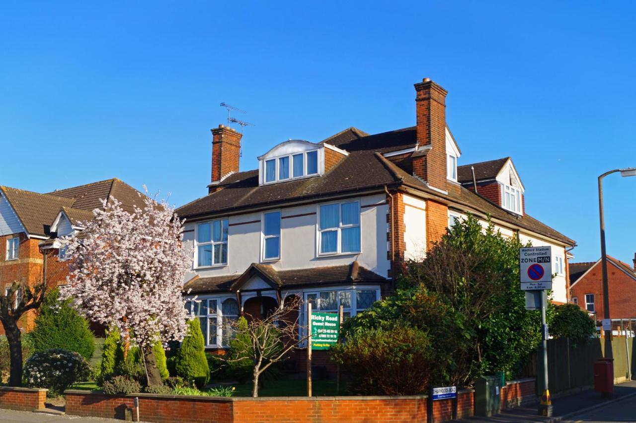 Ricky Road Guest House - Premium Watford  Eksteriør billede