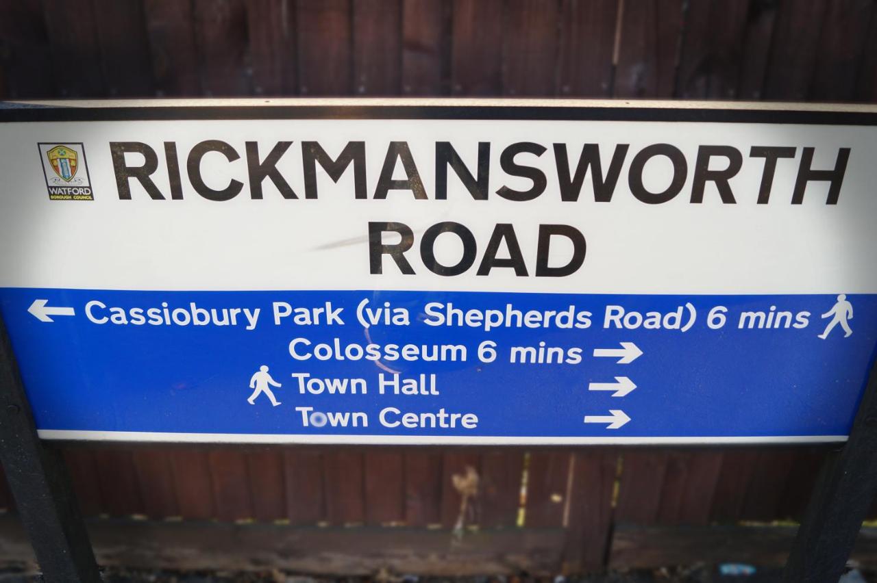 Ricky Road Guest House - Premium Watford  Eksteriør billede